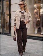 Jeansy damskie wide leg z wysokim stanem brązowe model 22361880 - FashionStreet Jeansy damskie wide leg z wysokim stanem brązowe model 22361880 - FashionStreet