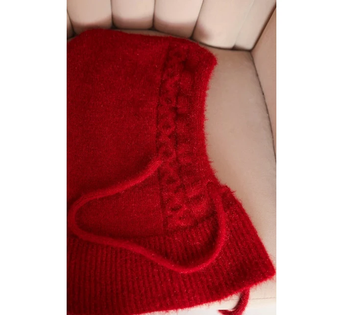 Dámská čepice s kapucí, šněrováním a copánkovým vzorem červená Dámská čepice s kapucí, šněrováním a copánkovým vzorem červená