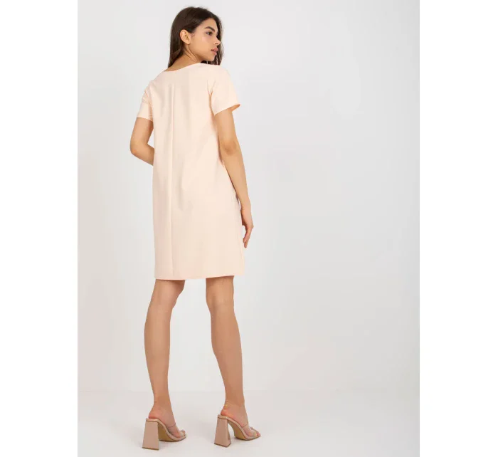 LK SK šaty model 20742300 světle broskvová - FPrice LK SK šaty model 20742300 světle broskvová - FPrice