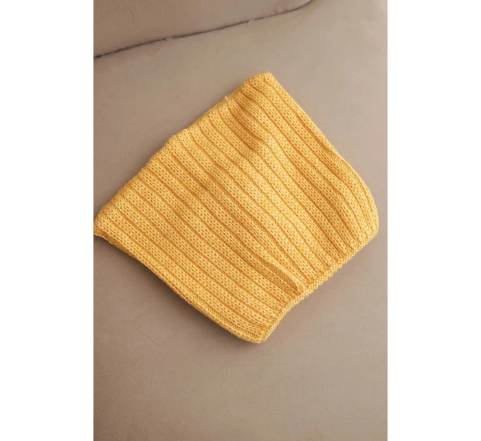 Dámska zimná vlnená čiapka s mačacím strihom z rebrovaného úpletu K419 žltá Dámska zimná vlnená čiapka s mačacím strihom z rebrovaného úpletu K419 žltá