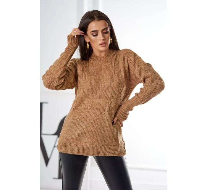 Svetr model 18970329 přes hlavu s módní vazbou Velbloud - K-Fashion