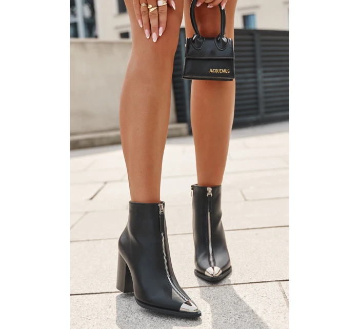 Botki Damskie Na Słupku Z Ozdobnym Zamkiem Czarne Wiviane