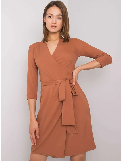 Šaty LK SK model 17338807 světle hnědá - FPrice Šaty LK SK model 17338807 světle hnědá - FPrice