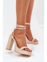 Sandále na podpätku model 212820 Vykročte štýlovo