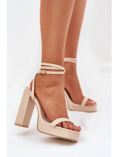 Sandále na podpätku model 212820 Vykročte štýlovo