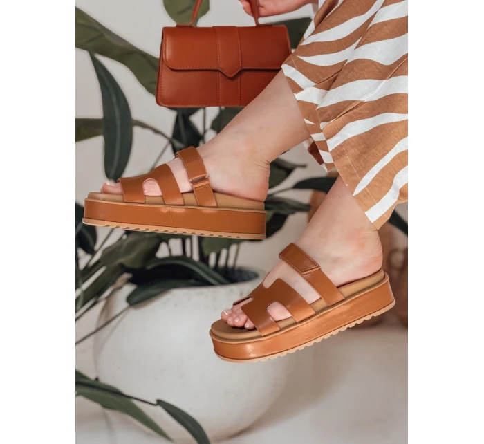 Dámské žabky na suchý zip camel Dstreet model 21987024 - FashionStreet