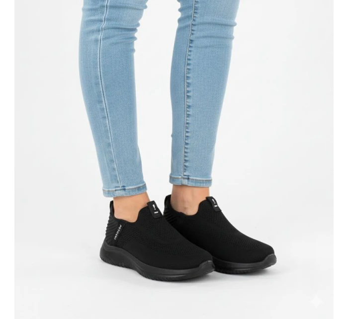 Dámska športová obuv slip on black Potocki BK01312 Dámska športová obuv slip on black Potocki BK01312