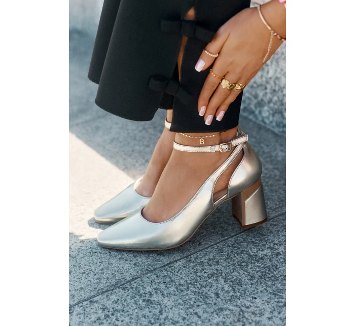 Kožené Lodičky Na Podpatku model 21694769 Zlaté - Maciejka