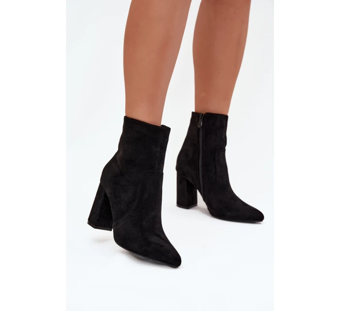 Dámske čižmy Pralina - zateplené, na stĺpikovom podpätku, čierne Dámske čižmy Pralina - zateplené, na stĺpikovom podpätku, čierne