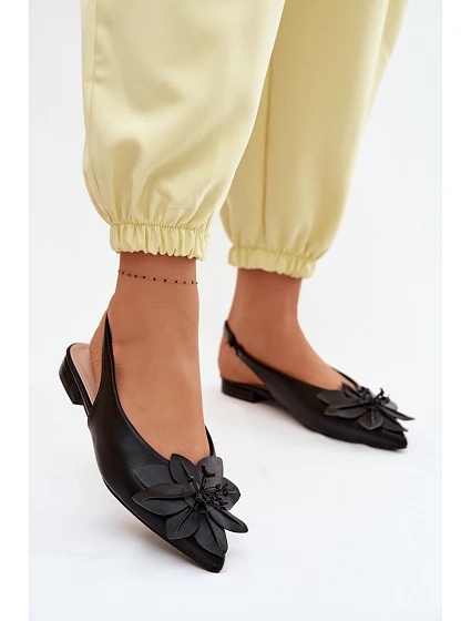 Dámské sandály na nízkém podpatku s květem Černé model 22102844 - Boto