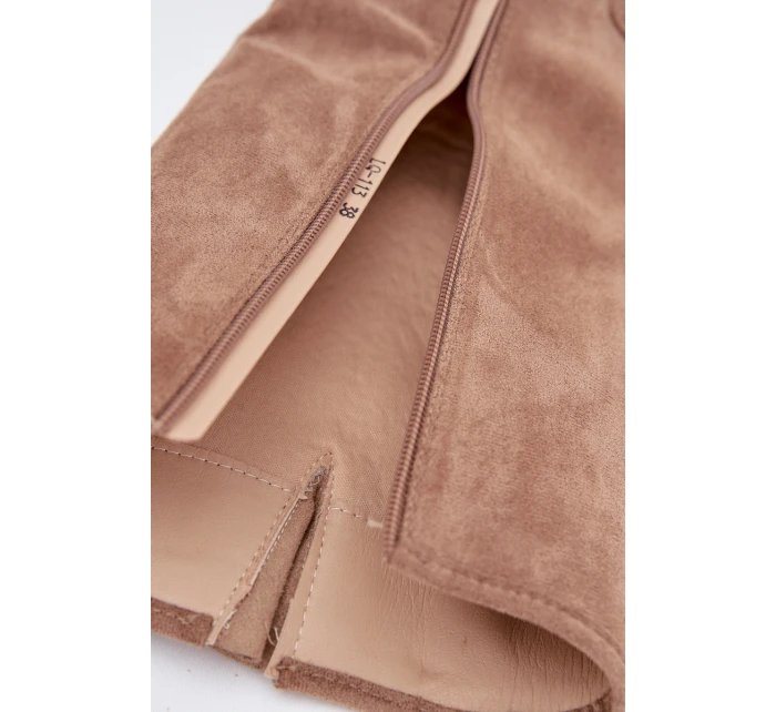 Dámske kovbojské čižmy na podpätku s prackami Fivelle - tmavo béžové Dámske kovbojské čižmy na podpätku s prackami Fivelle - tmavo béžové