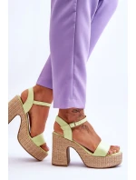 Pohodlné semišové sandály na podpatku Světle zelená model 21613574 - Boto