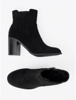 Praktické čierne členkové topánky pre ženy na širokom podpätku Praktické čierne členkové topánky pre ženy na širokom podpätku