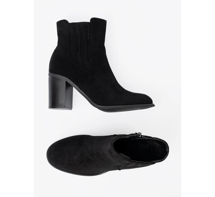 Praktické čierne členkové topánky pre ženy na širokom podpätku Praktické čierne členkové topánky pre ženy na širokom podpätku