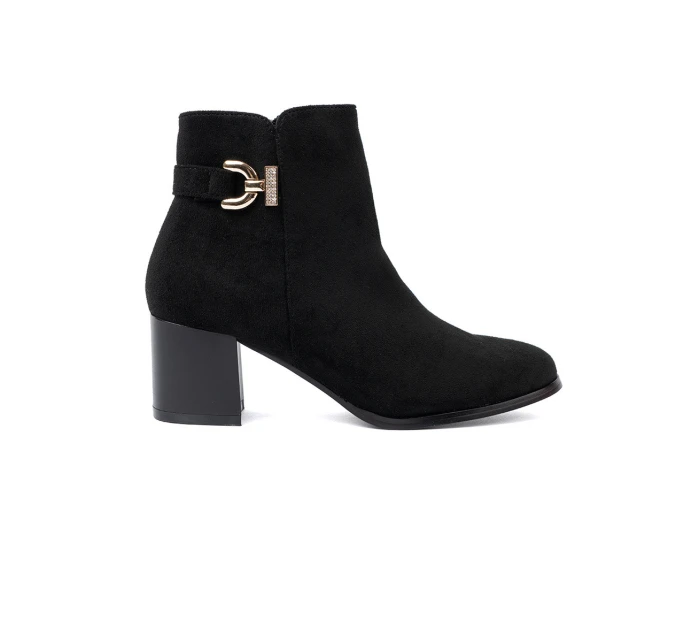 Exkluzívní černé dámské  kotníčkové boty na širokém podpatku