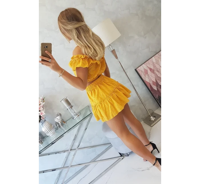 Vyšívaná súprava s horčicovou blúzkou s bodkami