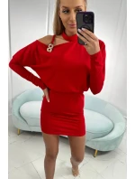 Šaty se zdobením na ramenou červené Šaty se zdobením na ramenou červené