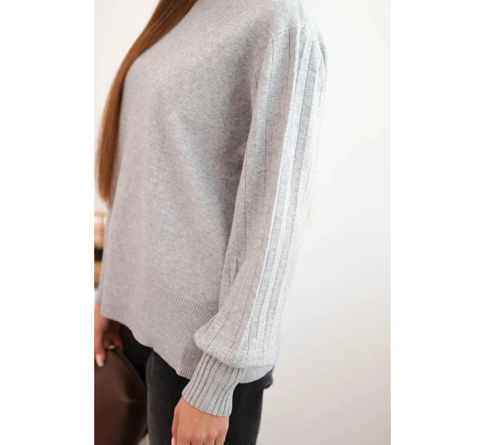 Dámsky viskózový sveter s dlhým rukávom a bočným rozparkom sivý Dámsky viskózový sveter s dlhým rukávom a bočným rozparkom sivý