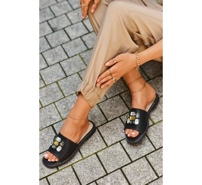 Dámské sandály s ozdobami model 21665115 černé - S.Barski