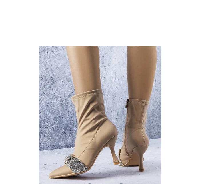 Topánky na podpätku model 205130 Solea