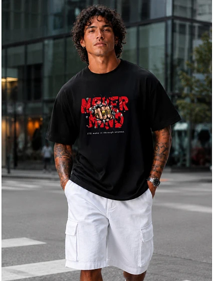 Koszulka męska oversize z napisem czarna model 22216079 - FashionStreet Koszulka męska oversize z napisem czarna model 22216079 - FashionStreet