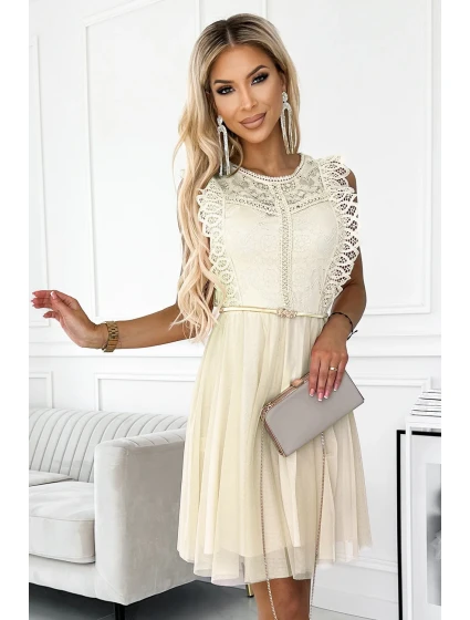 Béžové dámské šaty s krajkou a zlatým opaskem model 18622703 - numoco basic