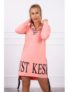 model 18746993 šaty s kapucí a potiskem - K-Fashion
