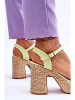 Pohodlné semišové sandály na podpatku Světle zelená model 21613574 - Boto