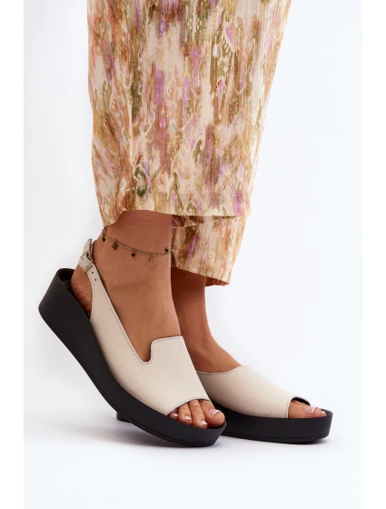 model 21646323 Dámské kožené sandály na tlusté podrážce světle béžové - Zazoo