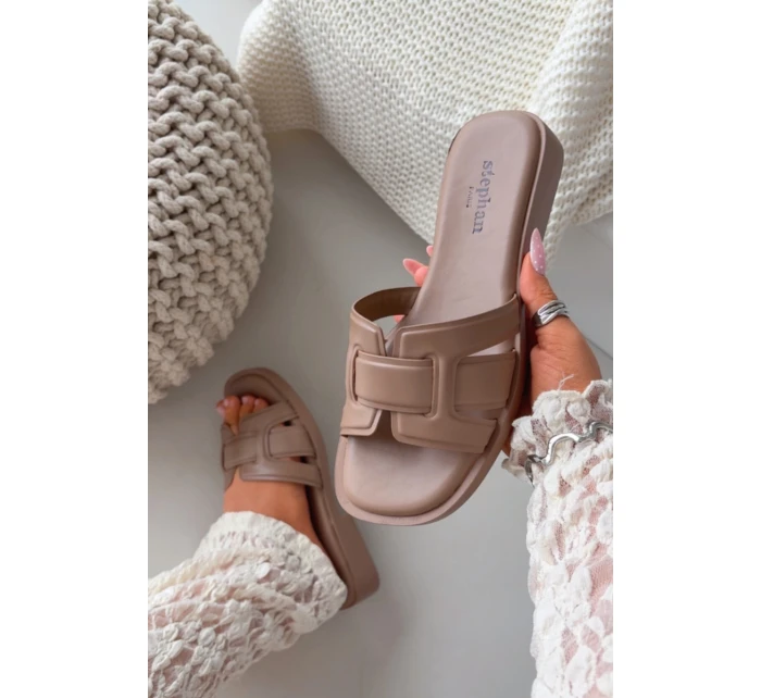 Dámské nazouváky na ploché podrážce tmavě béžové Lorania