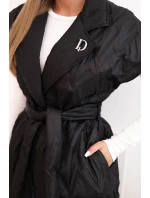 Dámská prošívaná vesta s páskem a širokým límcem černá