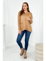 Sveter s prednými vreckami Ťava