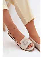 Kožené dámské sandály na nízkém podpatku model 22133613 béžové - S.Barski