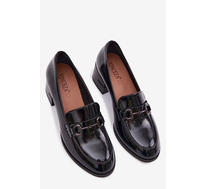 Kožené lakované dámské lodičky na podpatku model 22101229 Černé - VINCEZA Kožené lakované dámské lodičky na podpatku model 22101229 Černé - VINCEZA