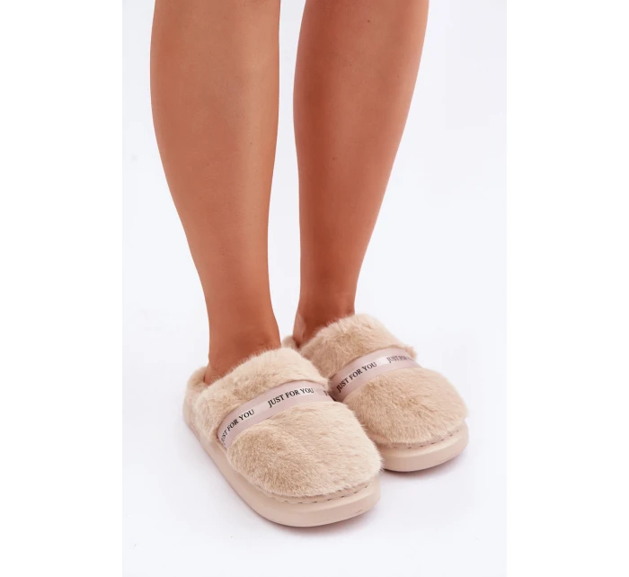 Kožené pantofle s ozdobným páskem béžové model 21681803 - Boto Kožené pantofle s ozdobným páskem béžové model 21681803 - Boto