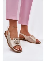 Elegantní Sandály S Dekorací Na Plochém Podpatku model 21698171 Zlaté - S.Barski