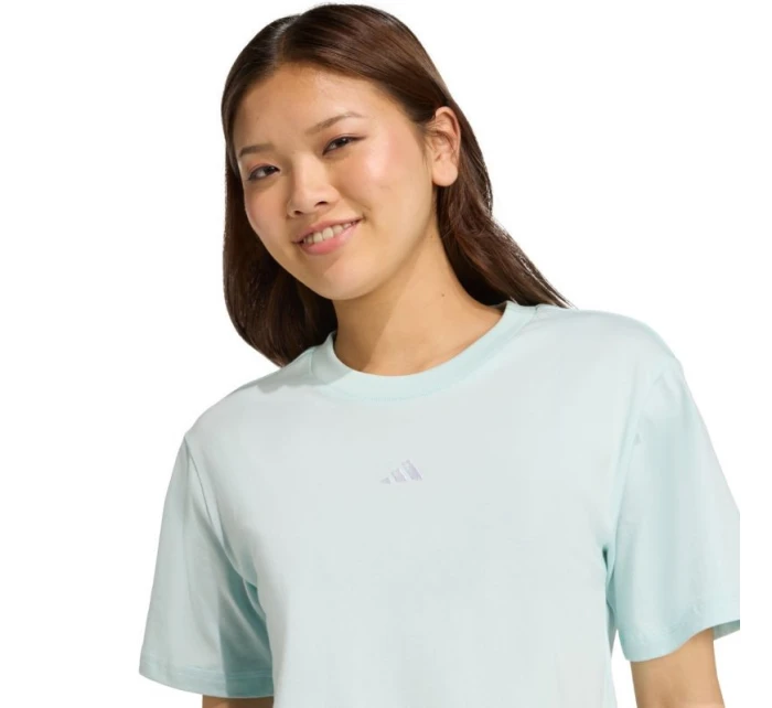Dámske bavlnené tričko adidas Essentials Small Logo light blue JY4965 Dámske bavlnené tričko adidas Essentials Small Logo light blue JY4965