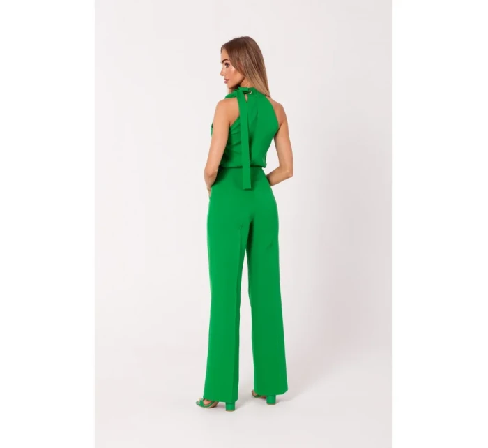 model 18383635 Kombinéza s výstřihem a vázáním zelená - Moe model 18383635 Kombinéza s výstřihem a vázáním zelená - Moe