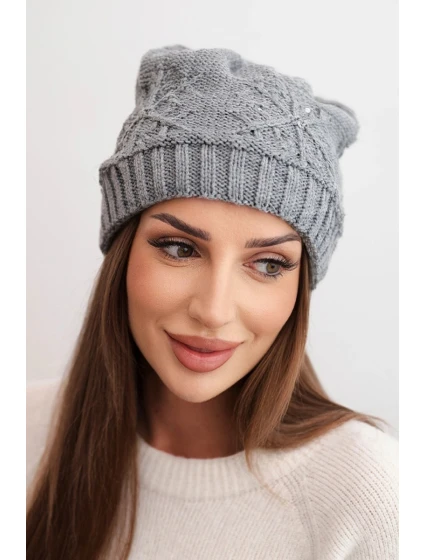 Dámská zimní čepice s vlnou a ozdobným pletením s perličkami model 21783051 tmavě šedá - K-Fashion