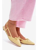 Dámské sandály z umělé kůže na nízkém podpatku model 22107051 - Boto Dámské sandály z umělé kůže na nízkém podpatku model 22107051 - Boto