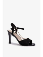 Sandále na podpätku model 197093 Krok v štýle Sandále na podpätku model 197093 Krok v štýle