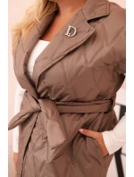 Dámská vesta Plus Size prošívaná s páskem a límcem fango Dámská vesta Plus Size prošívaná s páskem a límcem fango