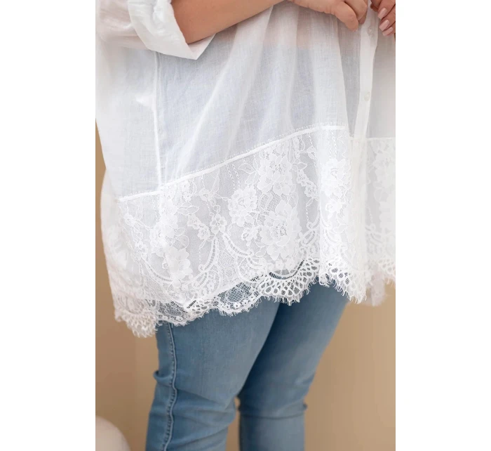 Dámske bavlnené tričko s čipkovým lemovaním v bielej farbe Plus Size