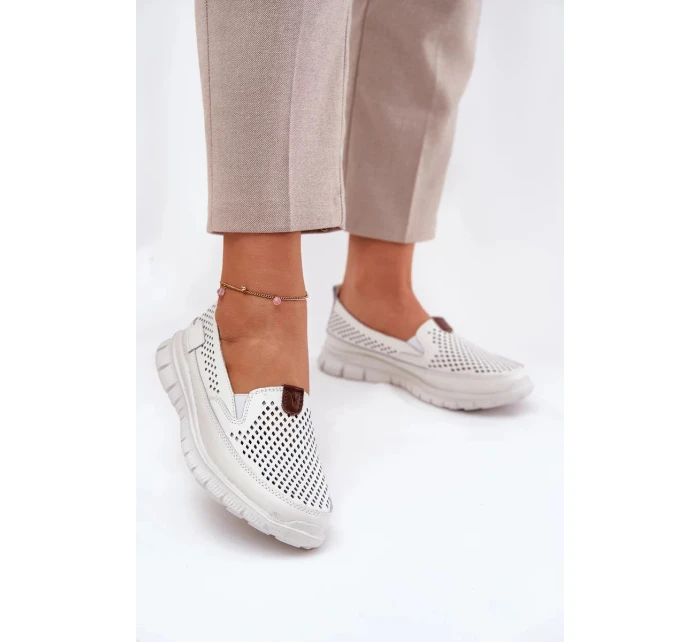 Dámske perforované baleríny z prírodnej kože Vinceza - biele