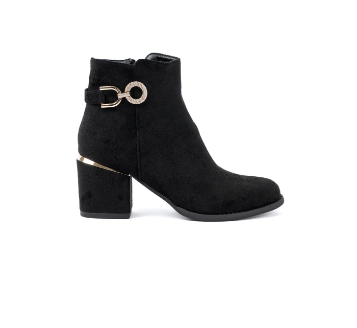 Jedinečné čierne dámske členkové topánky na širokom podpätku Jedinečné čierne dámske členkové topánky na širokom podpätku