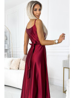 JULIET - Elegantní dlouhé dámské saténové šaty ve vínové bordó barvě s výstřihem a rozparkem na noze 512-6