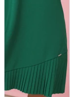 308-4 KARINE elegantné trapézové šaty s asymetrickými pásmi - ZELENÉ