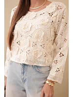 Dámsky čipkovaný sveter s kvetinovým vzorom béžovej farby