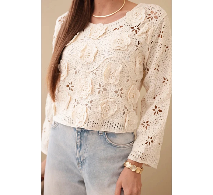 Dámsky čipkovaný sveter s kvetinovým vzorom béžovej farby