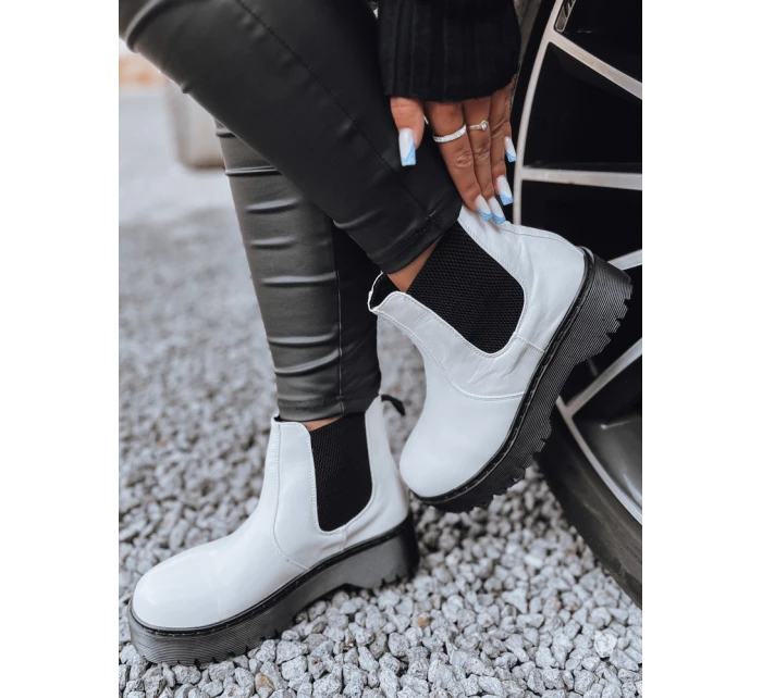 Dámské kozačky s podrážkou bílé Dstreet model 21981280 - FashionStreet Dámské kozačky s podrážkou bílé Dstreet model 21981280 - FashionStreet